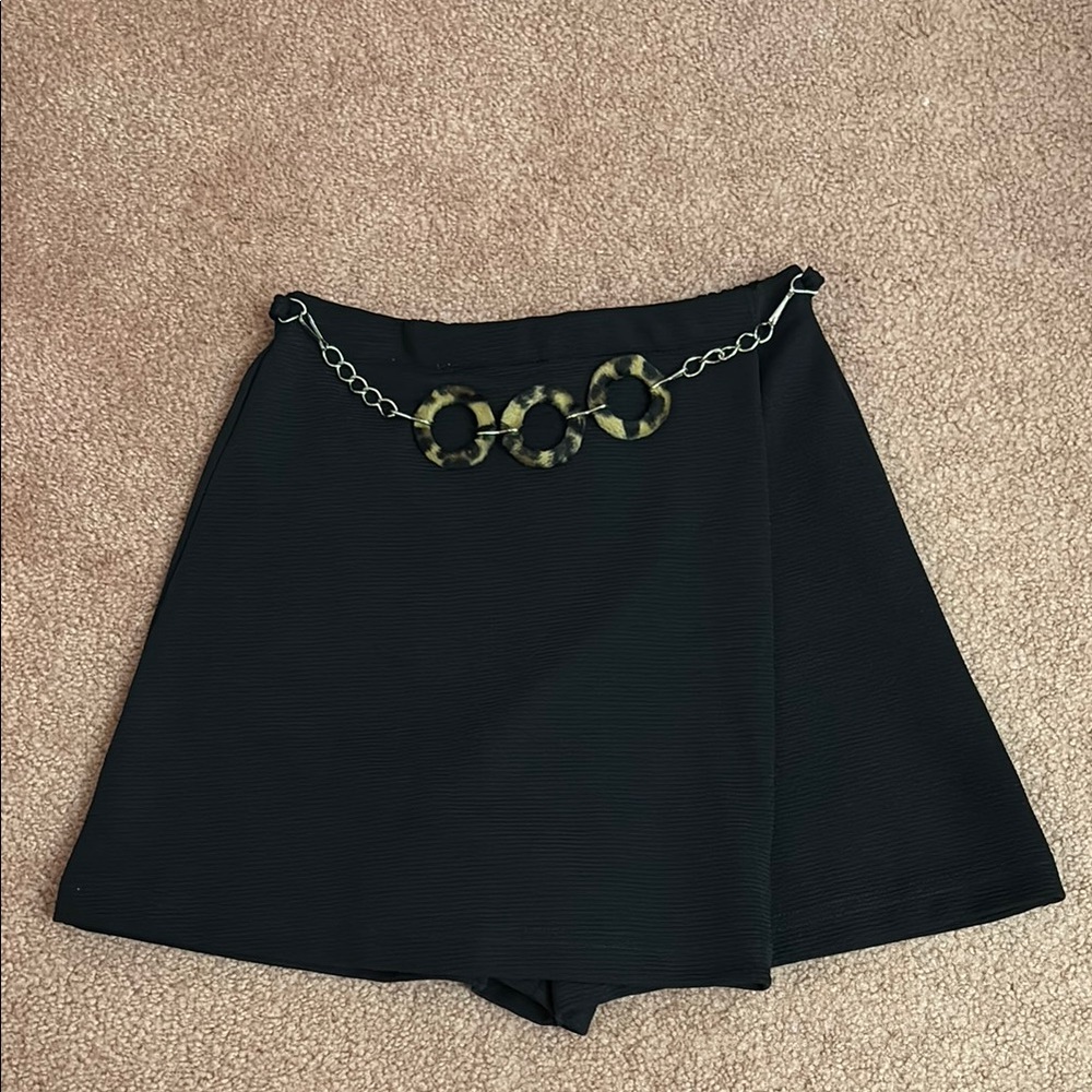Girls Black skort with Cheetah chain Detail